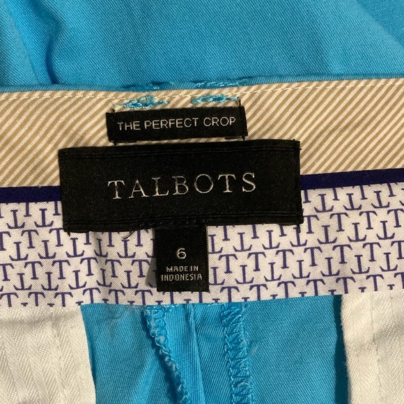 Talbots
6 Blue Capris 
Fake pockets 
Box 6 - Picture 3 of 5